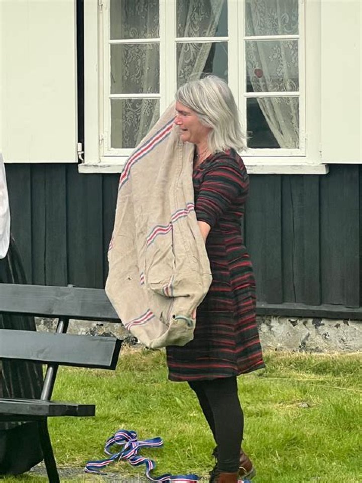 Are Icelanders poor?
