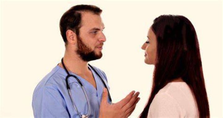 Can a doctor date a medical student?