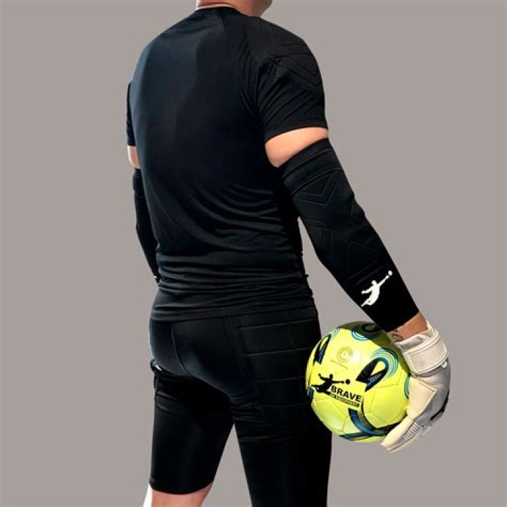 Can goalkeepers wear black?