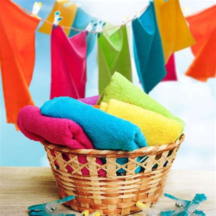Can I wash towels with blankets?