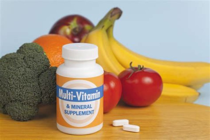 Can you take a multivitamin and vitamin b12 together?