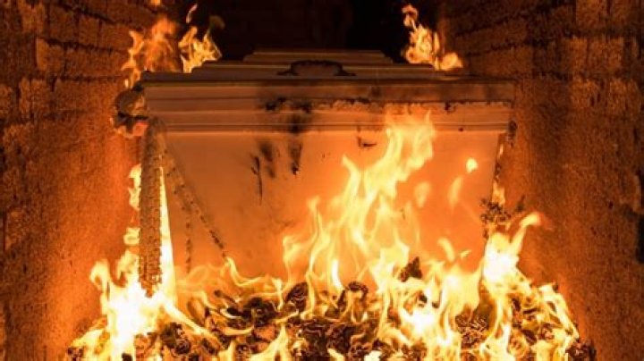 Do teeth burn in fire?