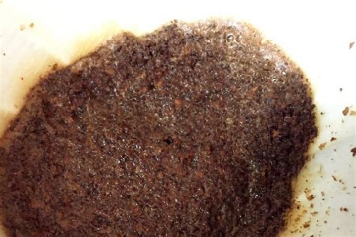 Does coffee grounds tighten skin?