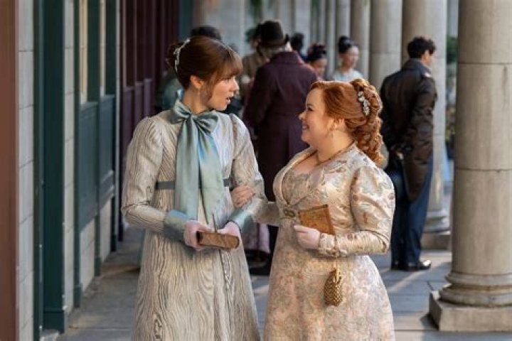 How old is violet Bridgerton?