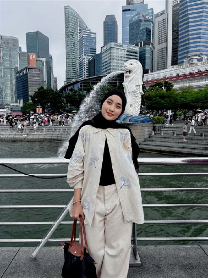 Is hijab ban in Singapore?