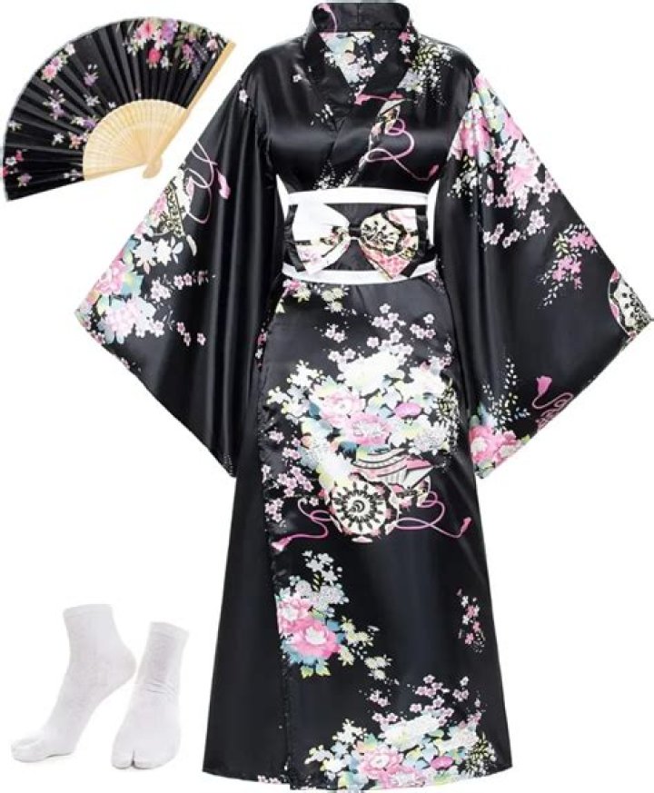 What does a black kimono mean?
