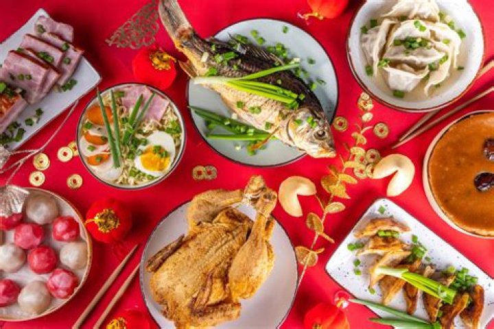 What is Chinese New Year Eve dinner called?
