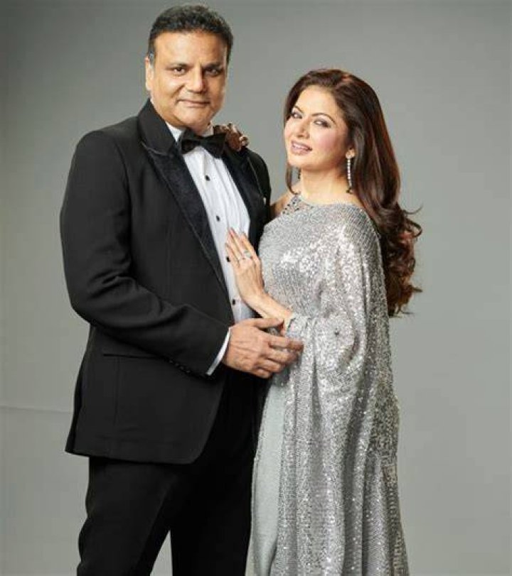 Who is Bhagyashree sister?