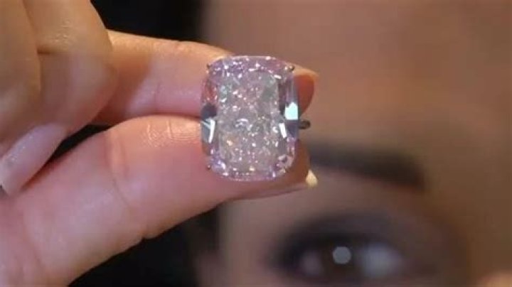 Who owns the biggest diamond ring in the world?