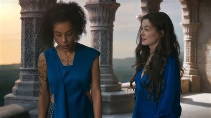 Why are Moiraine and Siuan lovers?