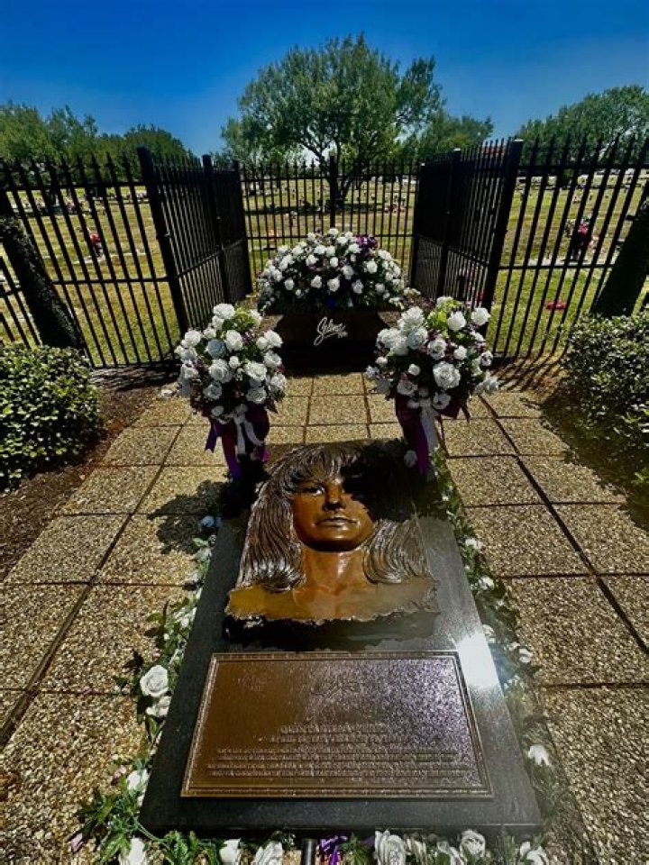 Why is there a gate around Selena's grave?